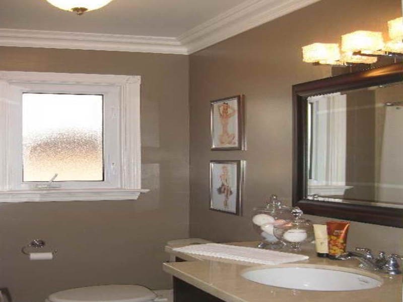 Bathroom Ceiling with Crown Molding