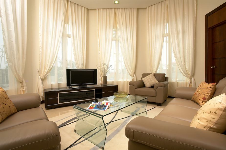 Warm, Elegant Living Room