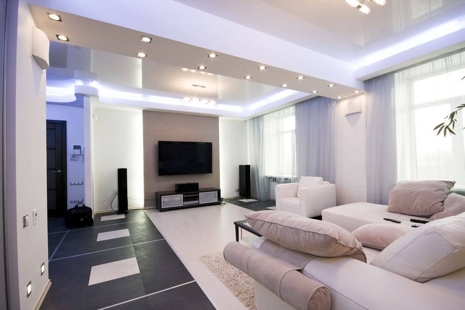 Black-and-White Large Tile in Modern Living Room