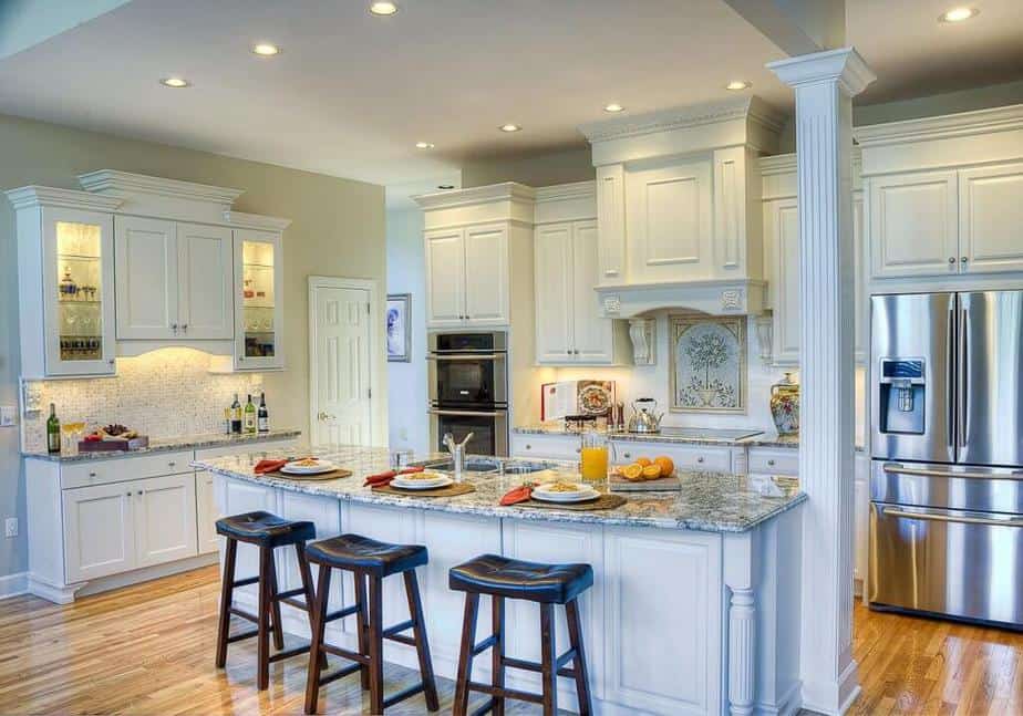 10 Kitchen Island Post Ideas 2023 (Standing Sturdy)