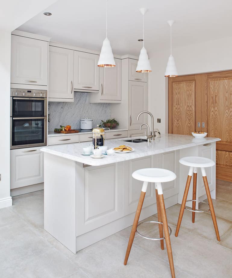 Pure, Narrow Kitchen Island