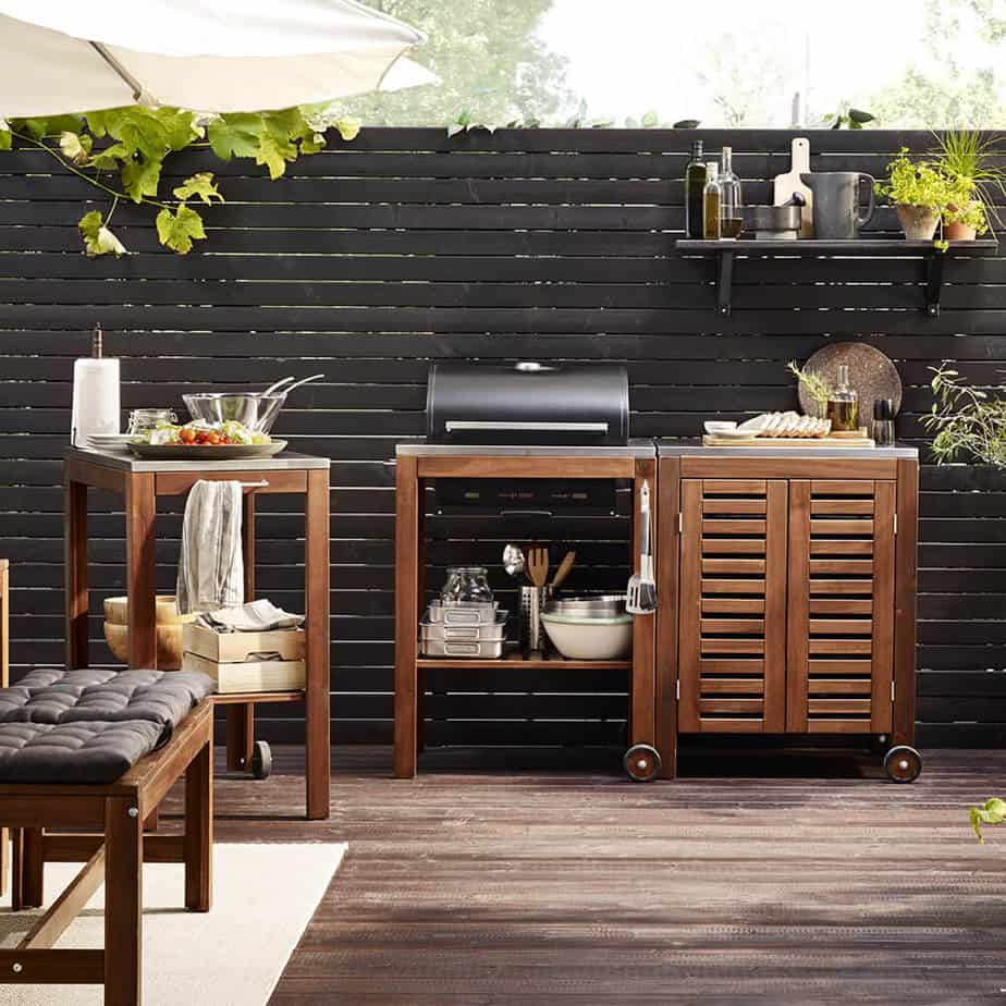 Handy and Simple Outdoor Kitchen