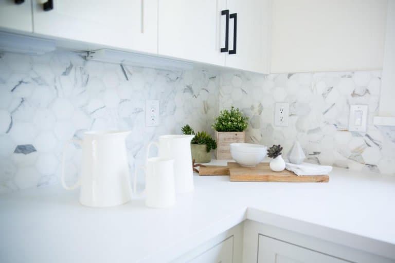 Hexagon Marble White Kitchen Backsplash 768x512 