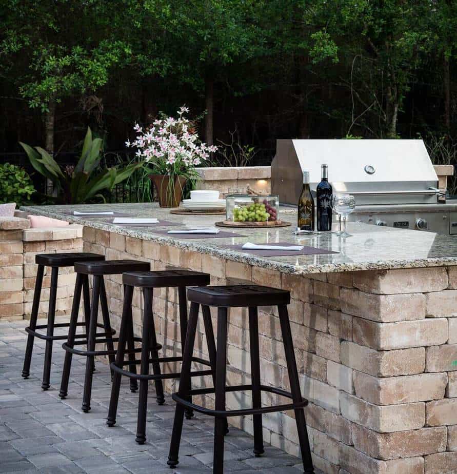 Natural and Simple Outdoor Kitchen