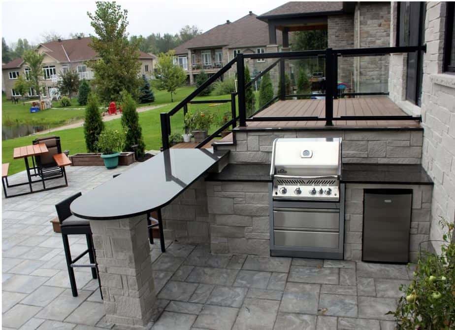 Simple and Minimalist Country Outdoor Kitchen