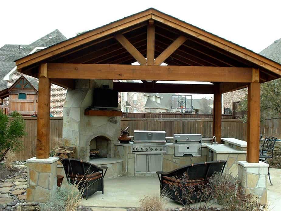 Combo Outdoor Kitchen Backsplash