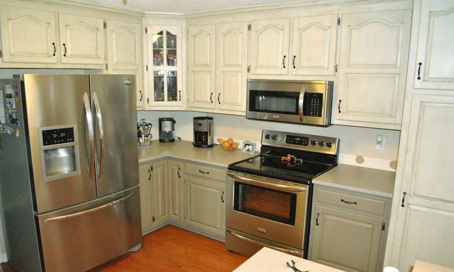Two Toned Country Kitchen Cabinet