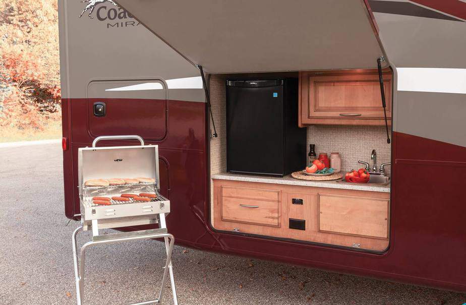 Fantastic RV Outdoor Kitchen