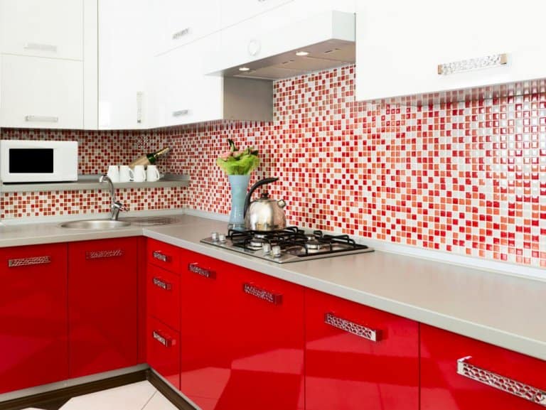 Modern Red Kitchen 768x577 
