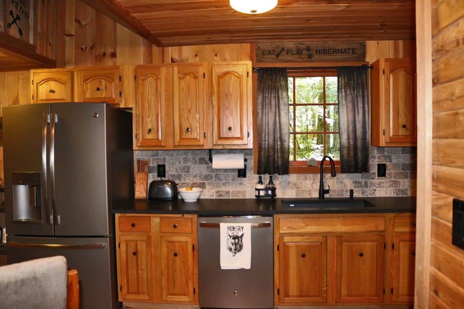 10 Cabin Kitchen Ideas 2023 (Simple to Complex One)