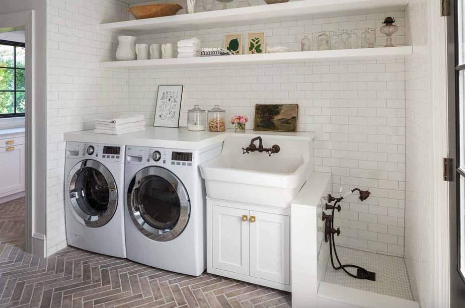 Clear Laundry Room