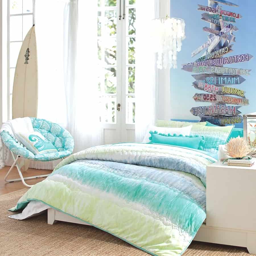 Surfing-Inspired Beach Bedroom