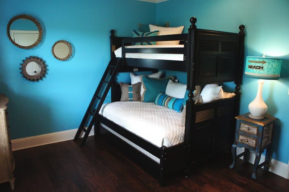 Twin Bedroom with Teal Tone
