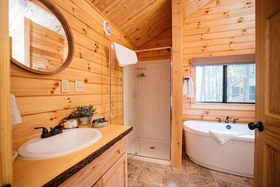 Enjoyable Cabin Bathroom