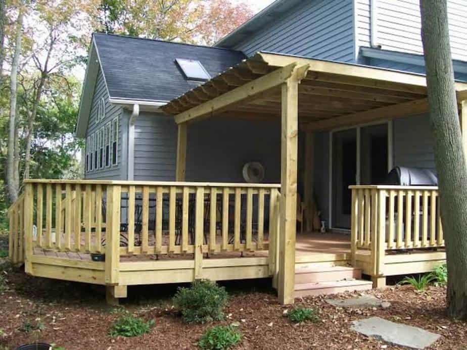 Wood deck railing idea