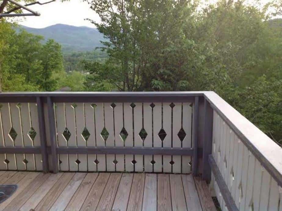 Wood deck railing idea