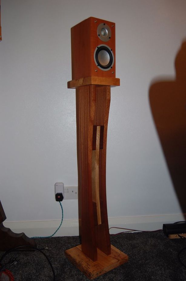 Luxurious DIY speaker stand for Wooden Speakers