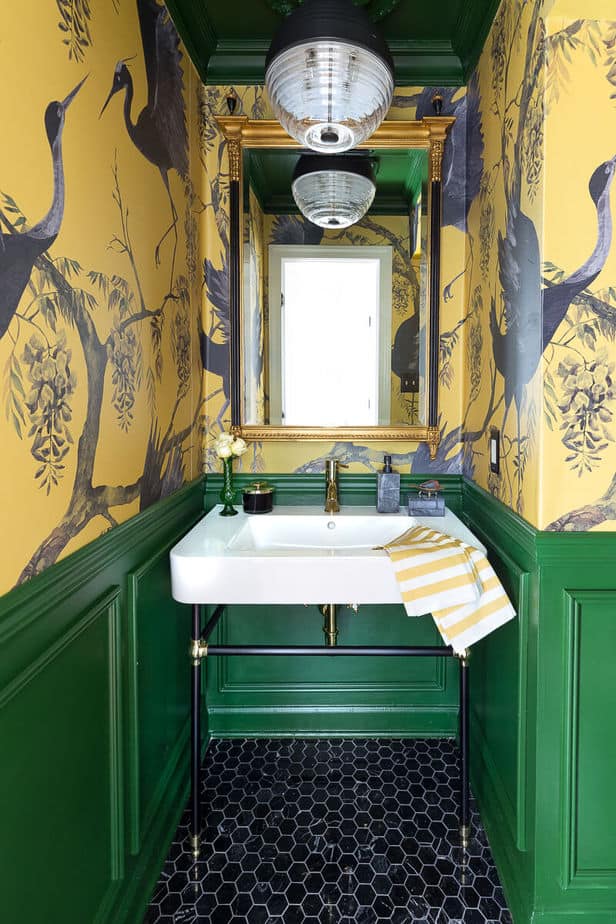 What Colors Go with Green in Bathroom (yellow wall)