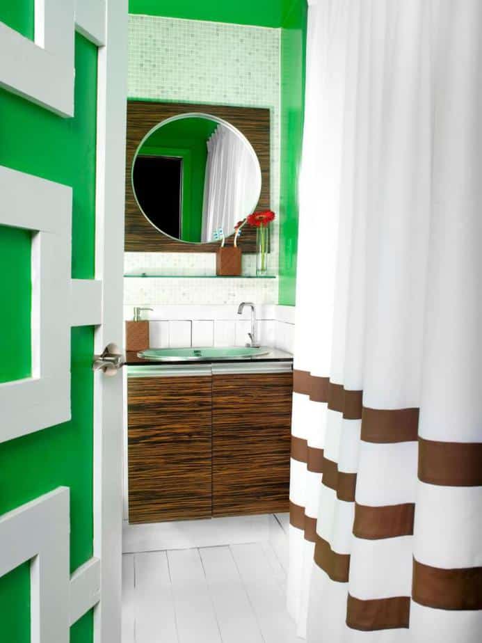 What Colors Go with Green in Bathroom(leaf green)