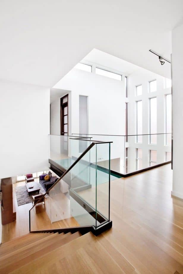 Warm and sleek glass railing