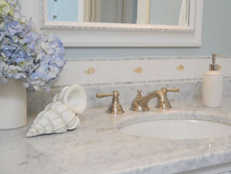 15 Bathroom Countertop Ideas 2020 (and Their Plus Points) 8