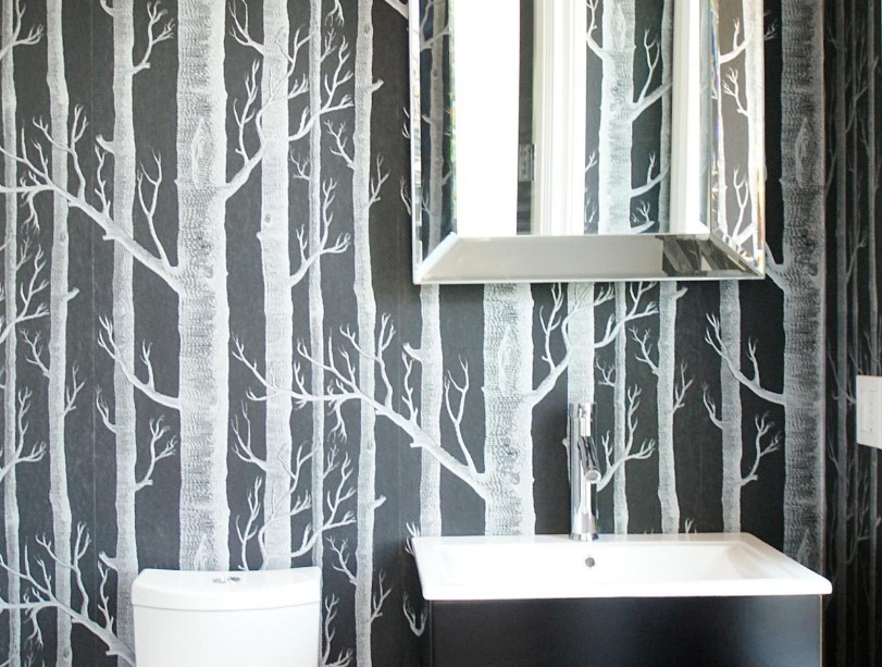 35 Bathroom Wallpaper Ideas 2020 (You Can Try Today) 4