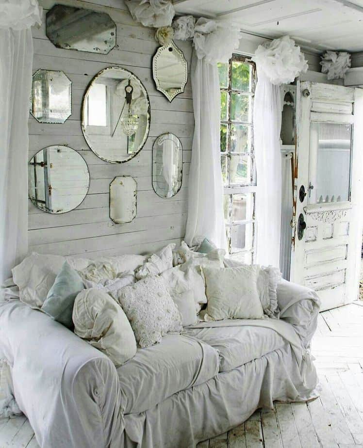 Real Shabby Chic Living Room. Source: Pinterest