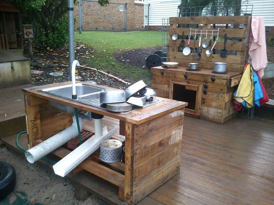 Rustic, Small Outdoor Kitchen
