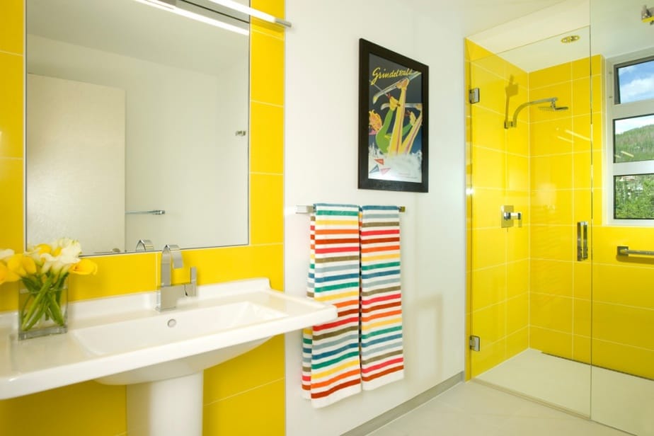 Cheerful Pool Bathroom