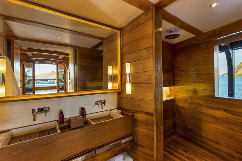 Minimalist Cabin Bathroom