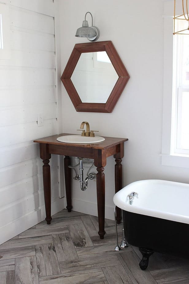 Simple DIY Bathroom Vanity