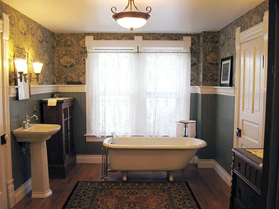 Dual Beadboard Bathroom